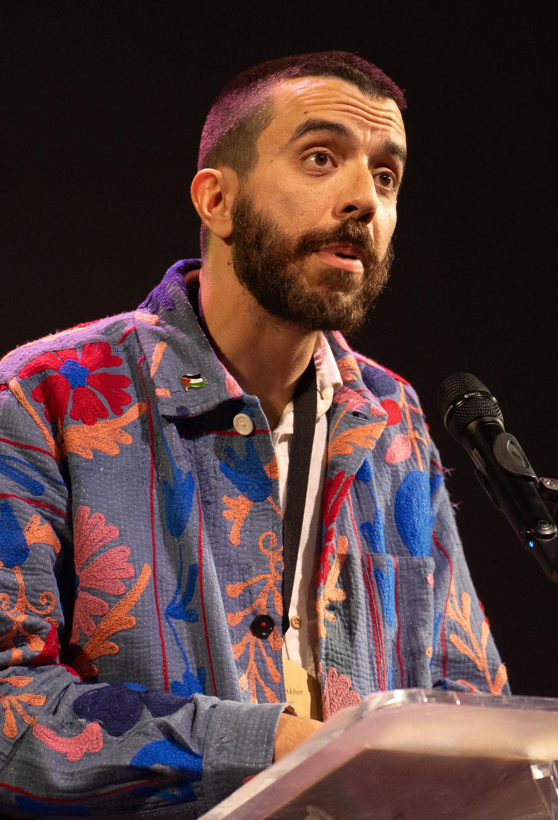 Kaveh Akbar - autor "Męczennika!" 